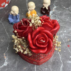 crimson trio bloom bouquet candle